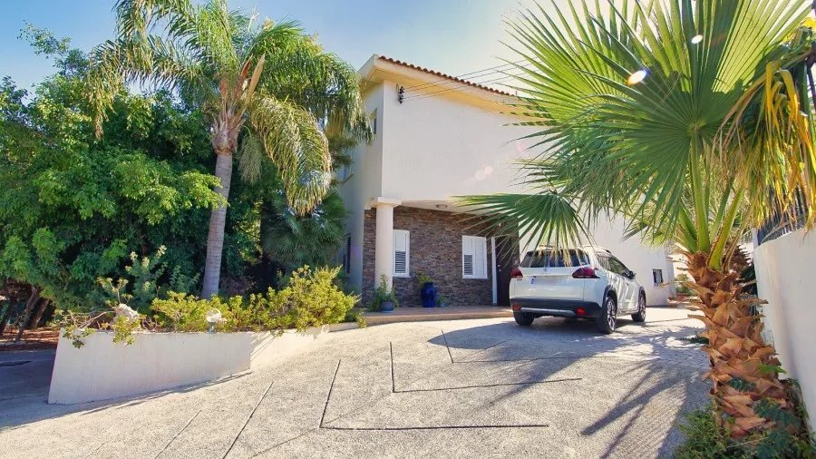 Freistehende Villa in Parekklisia, Limassol