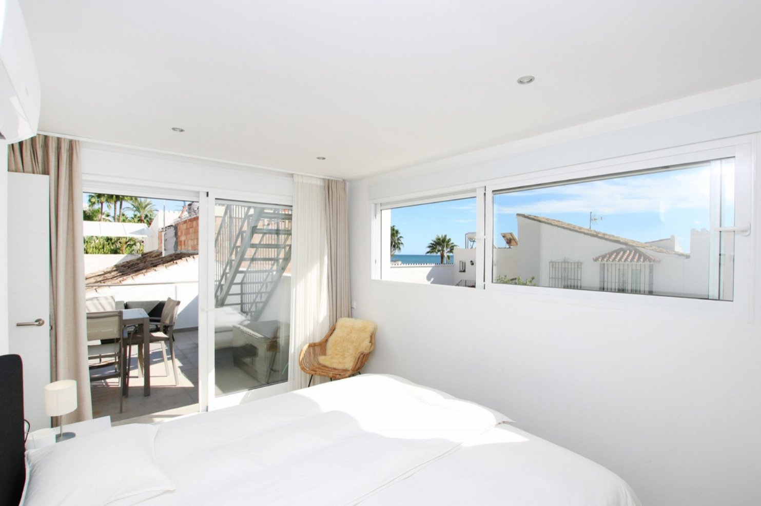 Luxushaus mit atemberaubendem Panoramablick, 30 Meter vom Sandstrand entfernt, Costa del Sol