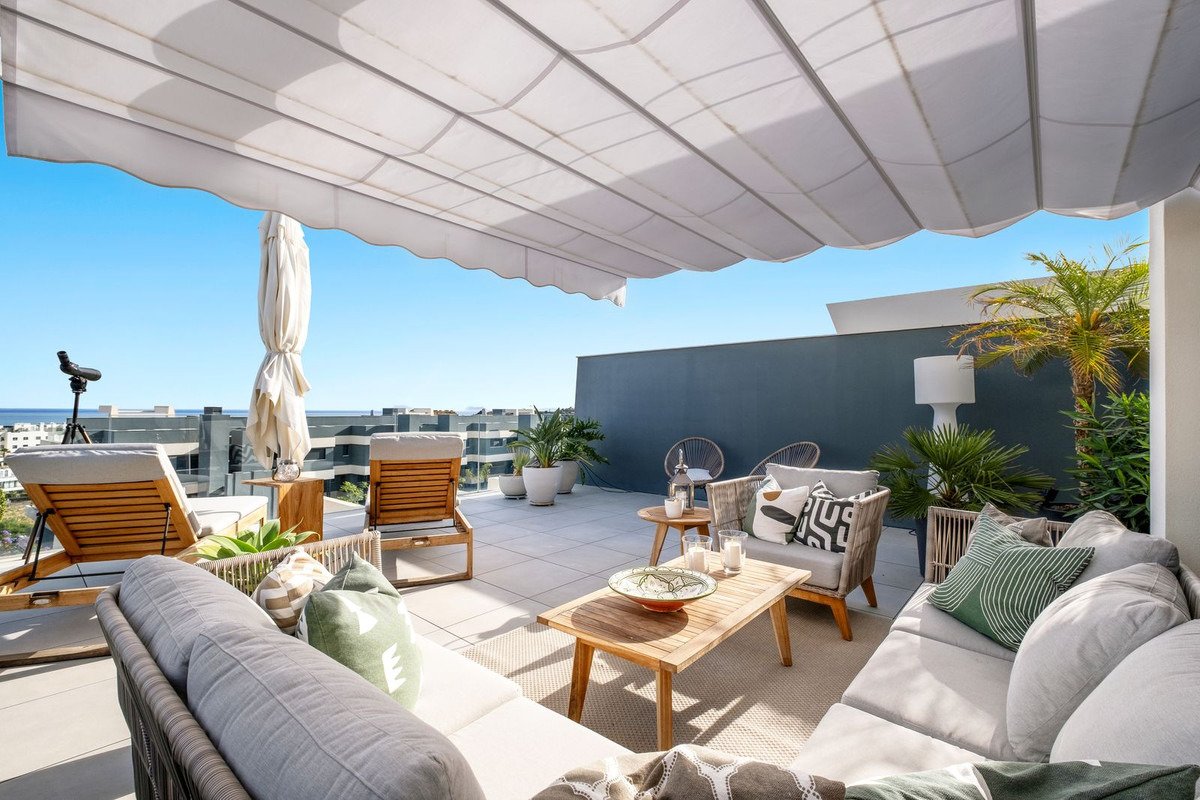 Absoluter Luxus: Duplex-Penthouse mit atemberaubendem Meerblick in Estepona, Costa del Sol