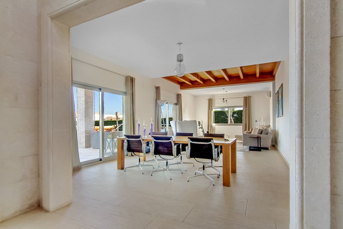 Luxuriöse Villa mit einzigartigem Design und Meerblick in Jávea, Alicante, Spanien