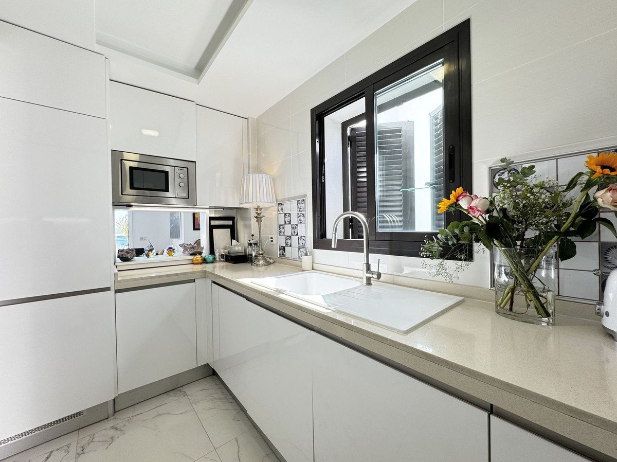 Luxuriöses Penthouse in erster Strandreihe mit 200 m² Terrasse und atemberaubendem Meerblick.