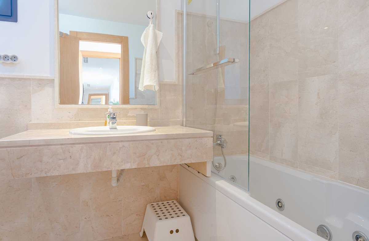 Exklusives Angebot – Luxus-Penthouse mit Meerblick in Casares Playa, Costa del Sol