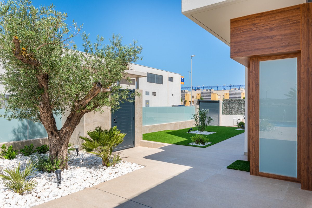 Zeitloses Wohnen im Herzen der Natur und unweit des Meeres – maßgeschneiderte Villen in Dehesa de Campoamor