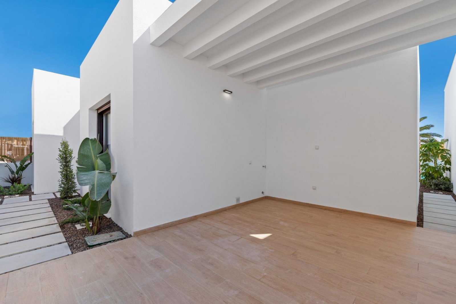 Moderne Villa mit privatem Pool am Golfplatz – Los Alcázares