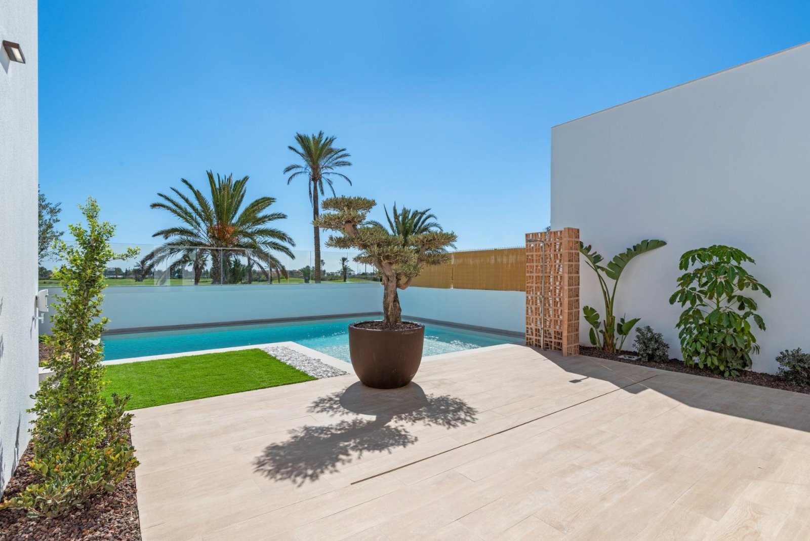 Moderne Villa mit privatem Pool am Golfplatz – Los Alcázares