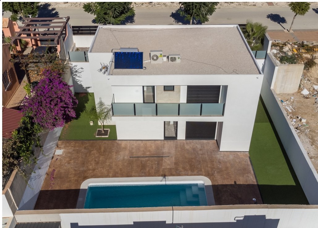 Modernes, freistehendes Chalet mit Pool und privatem Garten, Fortuna