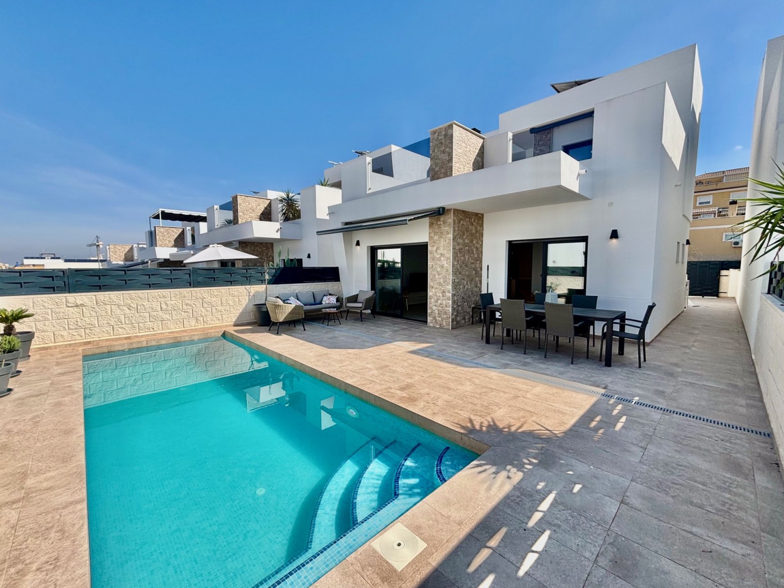 Exklusives freistehendes Chalet mit privatem Pool und Terrasse, Benijófar