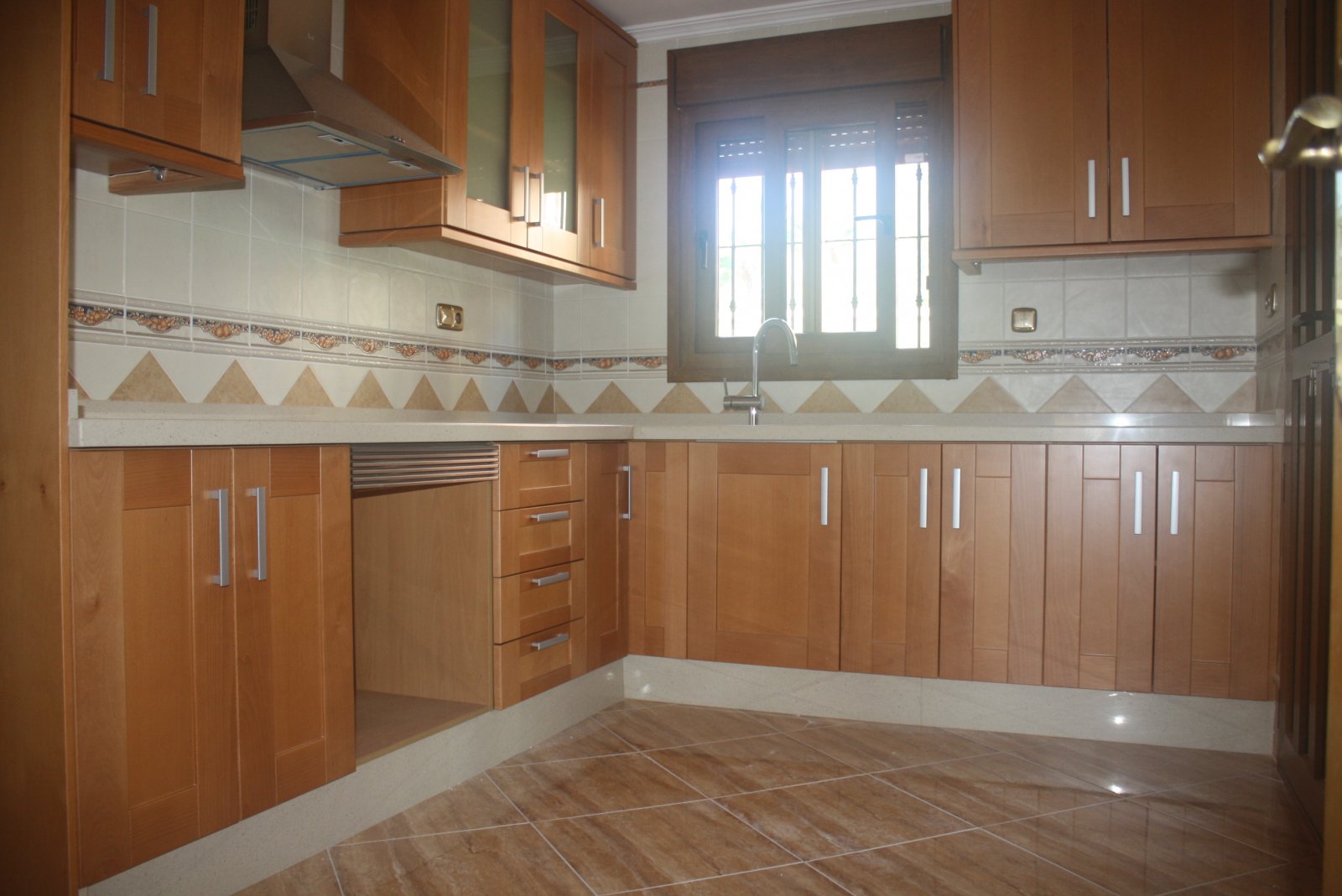 Exklusives Einfamilienhaus mit privatem Pool und Garten, 3 km vom Meer entfernt, Torrevieja