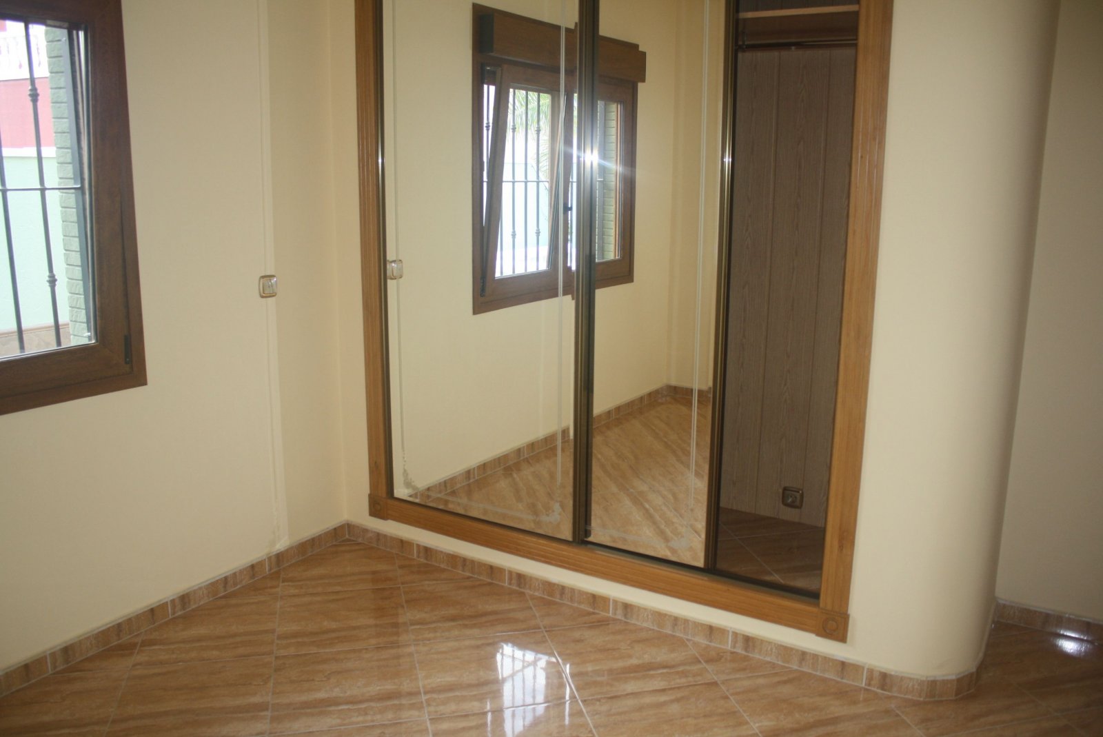 Exklusives Einfamilienhaus mit privatem Pool und Garten, 3 km vom Meer entfernt, Torrevieja