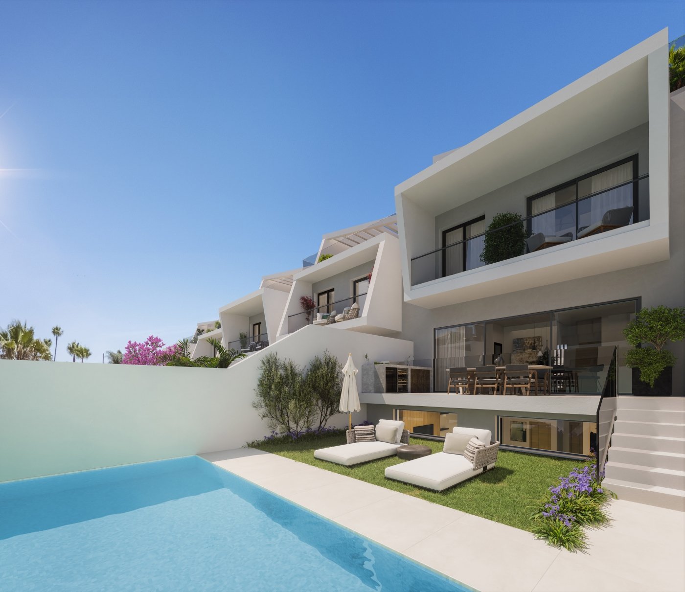 Exklusives Stadthaus, 2 km vom Meer entfernt, privater Pool, Estepona