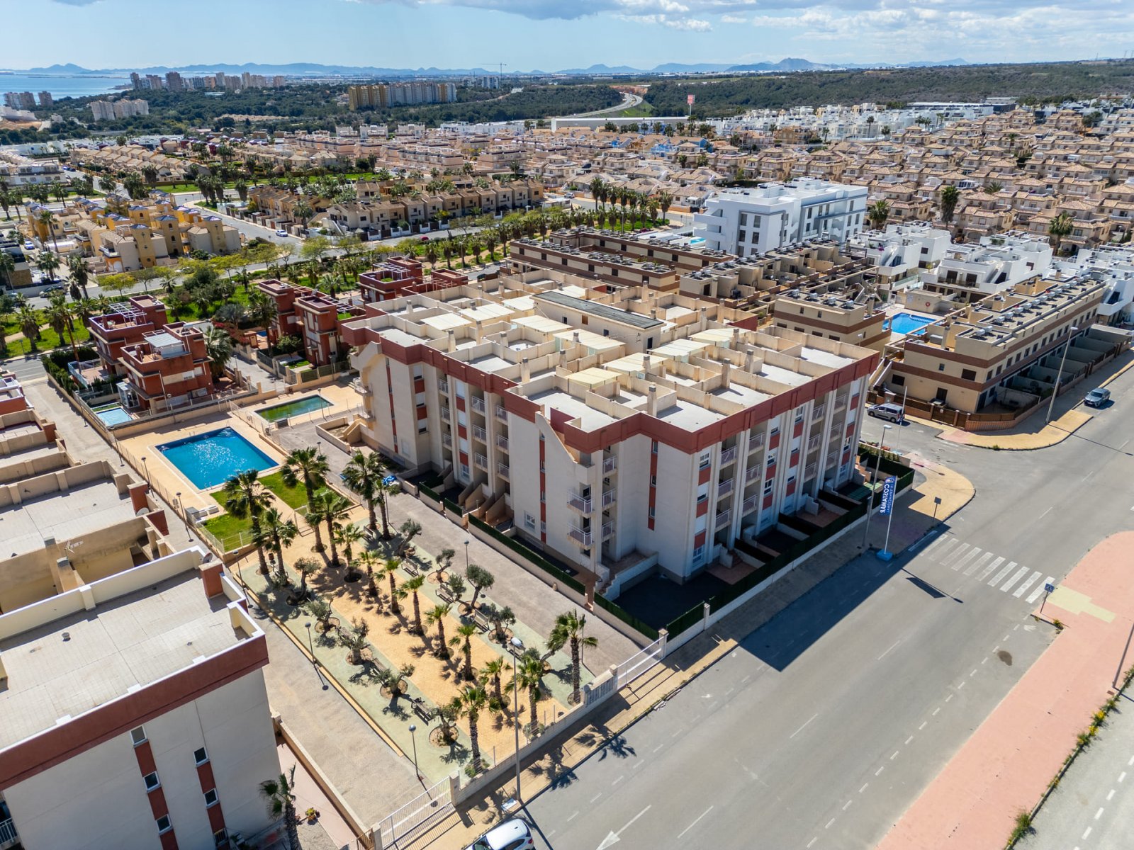 Moderne Apartments 2 km vom Meer entfernt, mit Pool und Garten, Orihuela