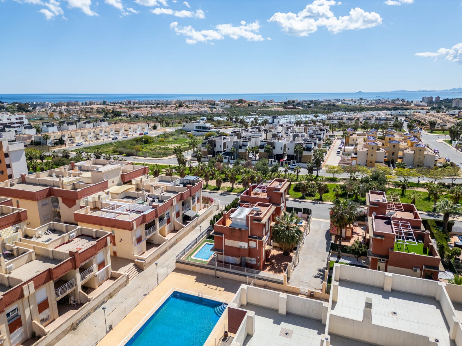 Moderne Apartments 2 km vom Meer entfernt, mit Pool und Garten, Orihuela