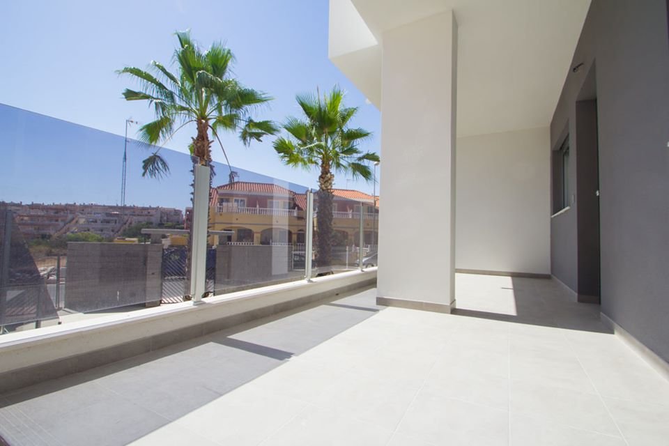 Vollständig möblierte Apartments mit Terrasse und Gemeinschaftspool, Las Filipinas