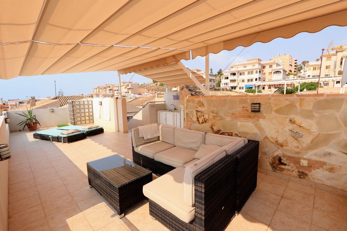 Außergewöhnliches Doppelhaus mit Meerblick und direktem Strandzugang, Torrevieja