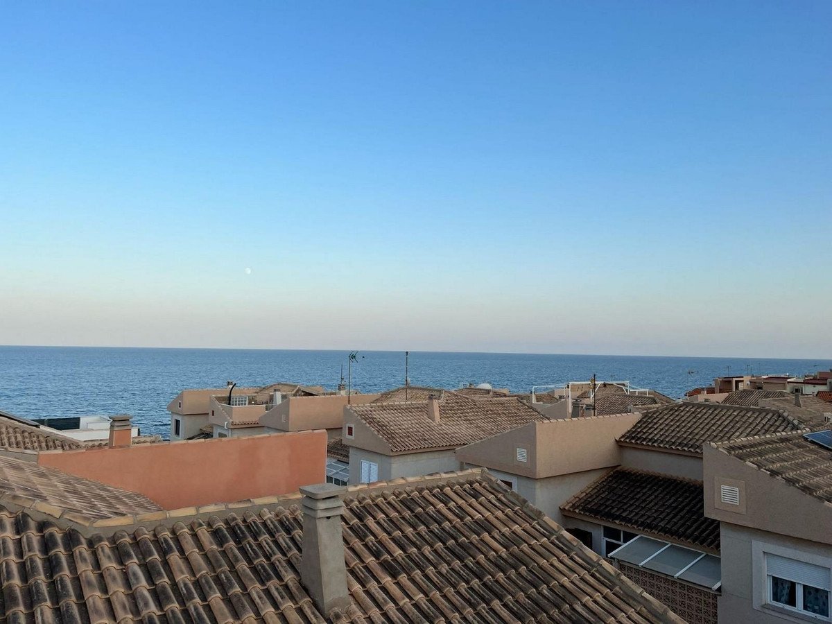 Außergewöhnliches Doppelhaus mit Meerblick und direktem Strandzugang, Torrevieja
