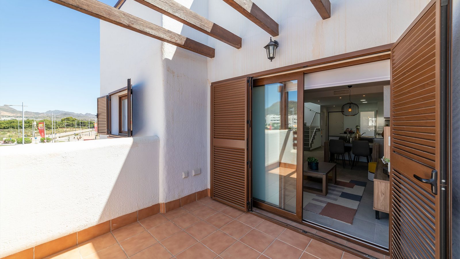Geräumige Apartments am Strand, Pool und Garten, Almería