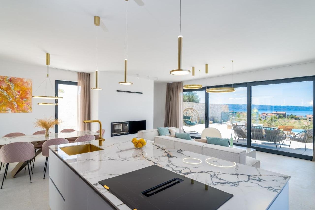 Exklusive Villa mit Pool und Panoramablick auf das Meer in Podstrana