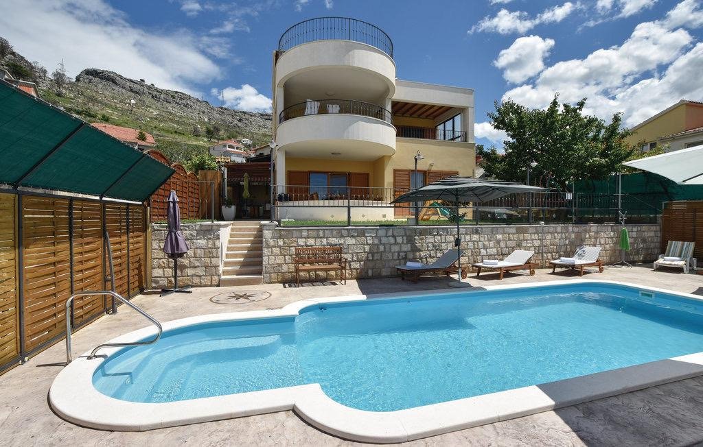 Luxusvilla mit Panoramablick aufs Meer in der Nähe von Split