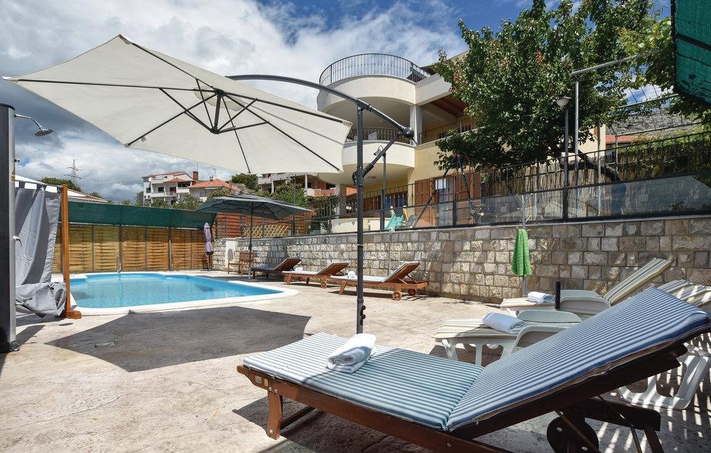 Luxusvilla mit Panoramablick aufs Meer in der Nähe von Split