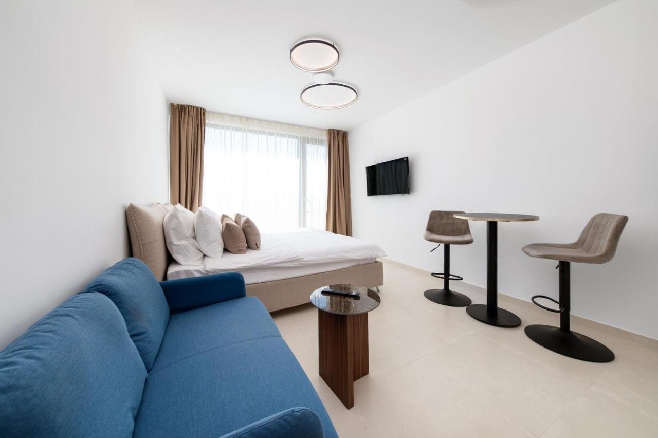 Repräsentative Villa mit Wellnessbereich und Blick auf das Meer und die Inseln, Podstrana