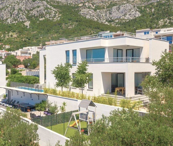 Moderne Villa mit Meerblick, Sauna und Whirlpool in ruhiger Lage in Makarska