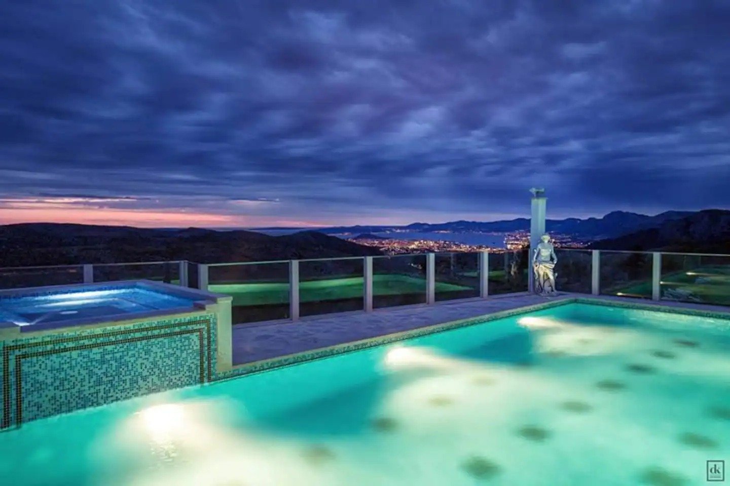 Villa mit Panoramablick auf das Meer und die Inseln, nur 20 Minuten von Split entfernt