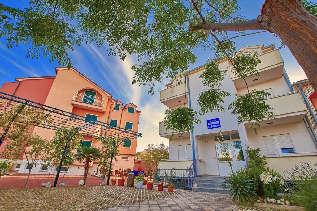 Komfortables Minihotel mit Gästehaus, Investitionspotenzial am Meer, Vodice