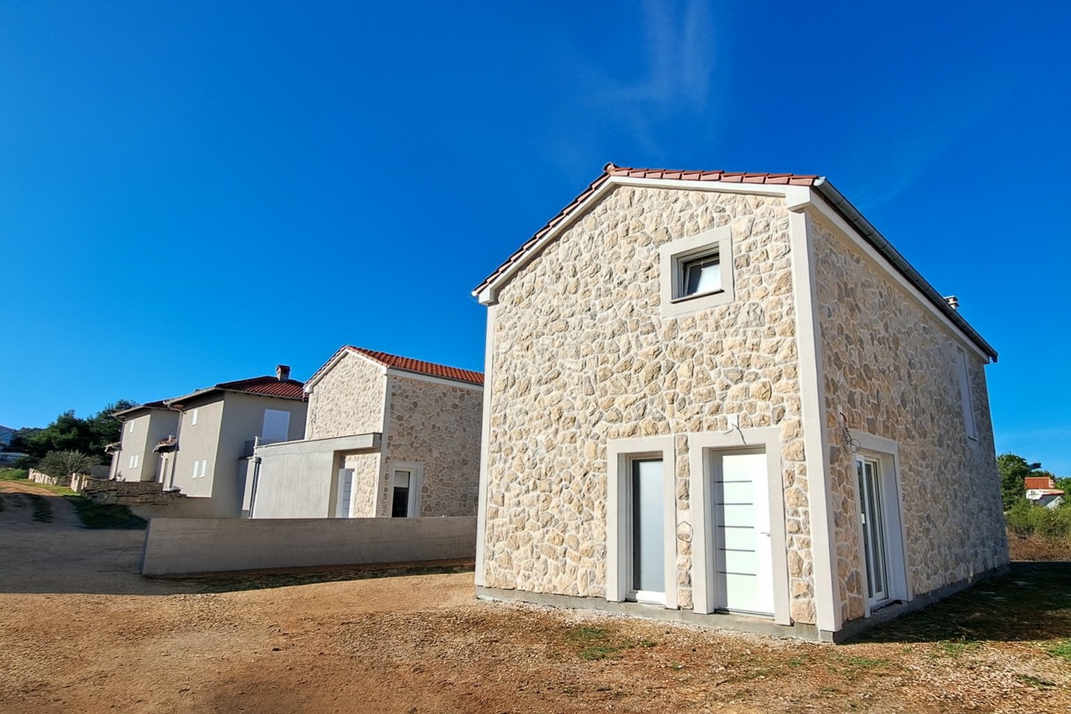 Elegante Villa mit Pool und Meerblick Vir