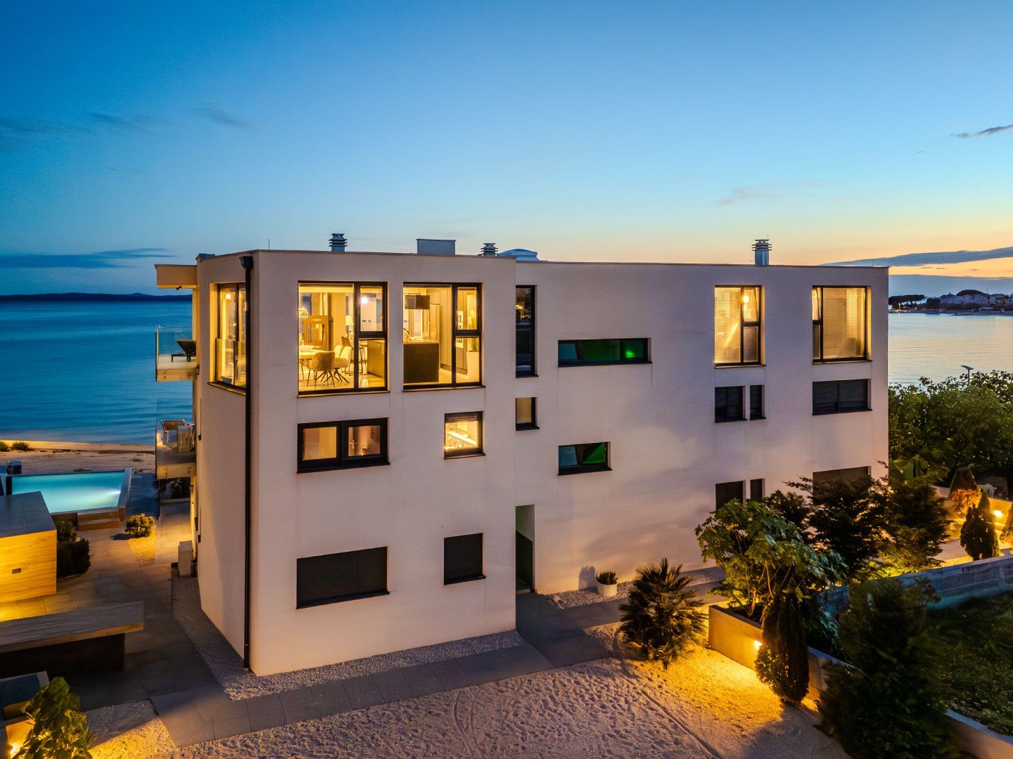 Luxuriöses Penthouse in erster Strandreihe mit Panoramablick, Privlaka, Kroatien