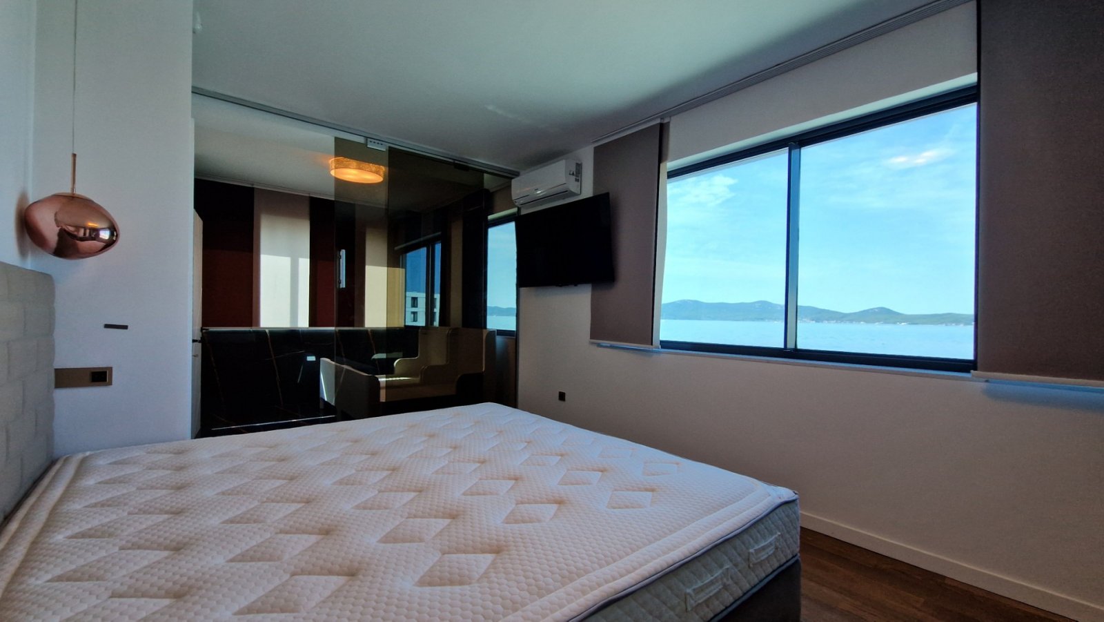 Luxuriöse Maisonette-Wohnung in erster Strandreihe mit Panoramablick, Sukošan, Kroatien