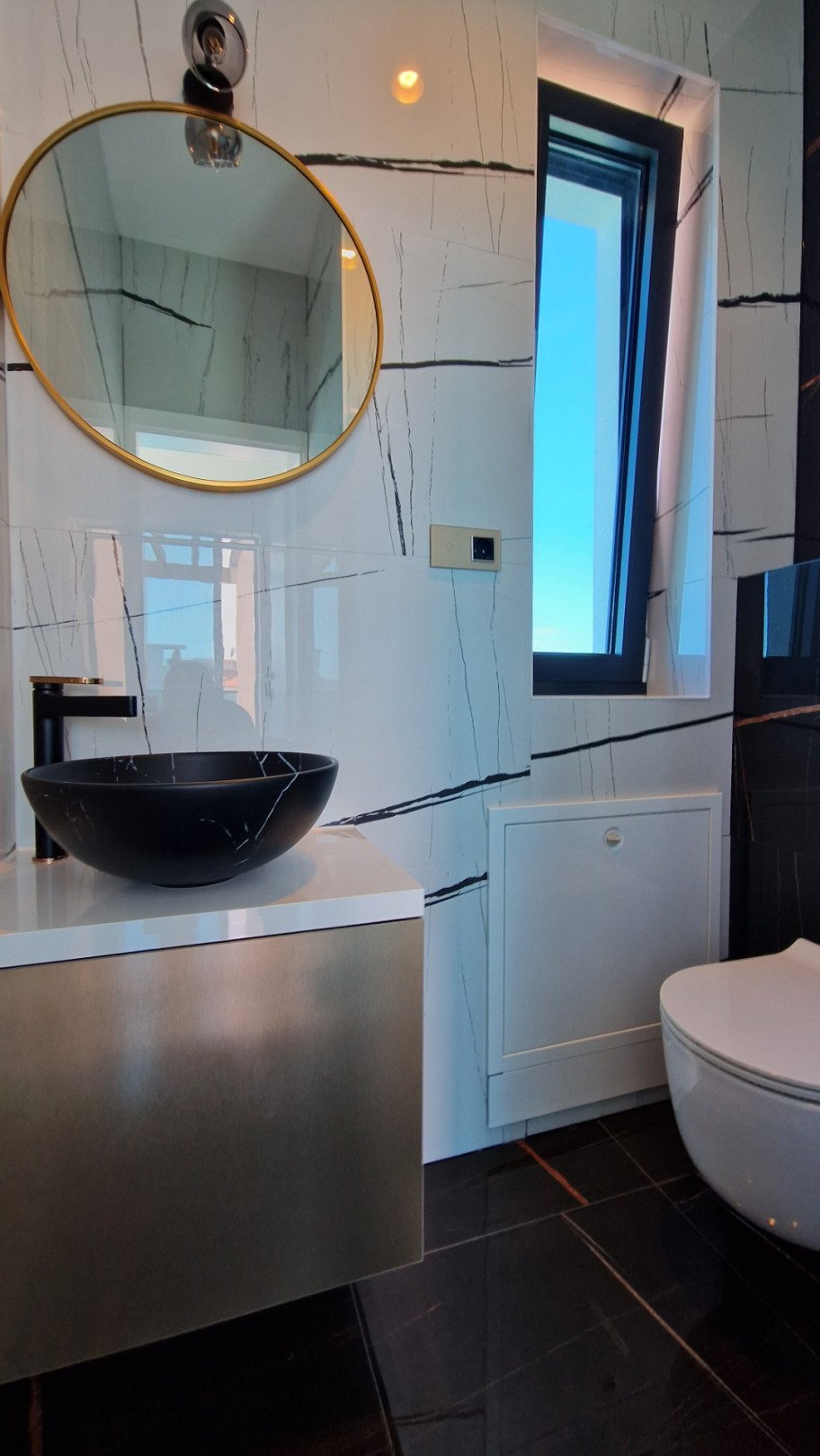 Luxuriöse Maisonette-Wohnung in erster Strandreihe mit Panoramablick, Sukošan, Kroatien
