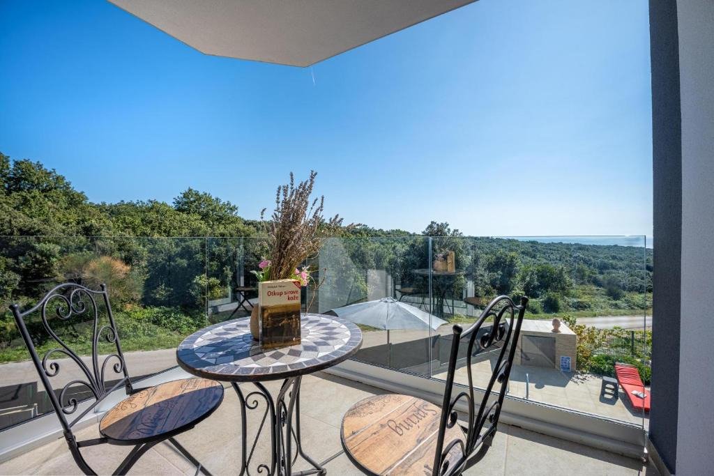 Luxuriöse Villa mit Pool und Meerblick in einer Naturoase, Pavićini – Duga Uvala, Kroatien
