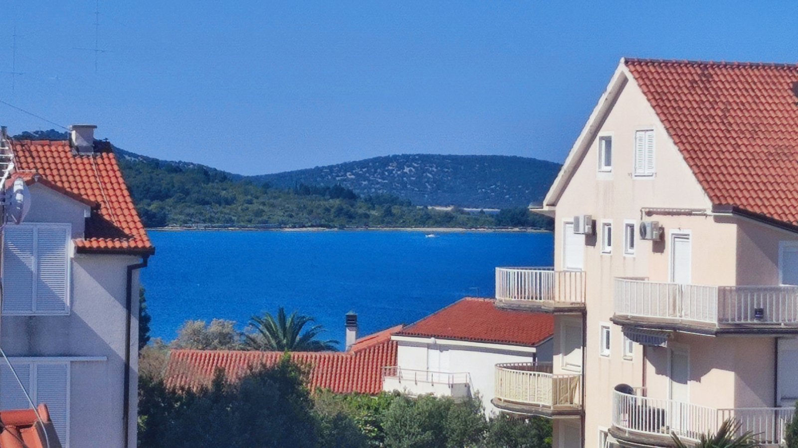 Luxuriöses Doppelhaus, 300 m vom Strand entfernt mit Meerblick, Srima bei Vodice, Kroatien