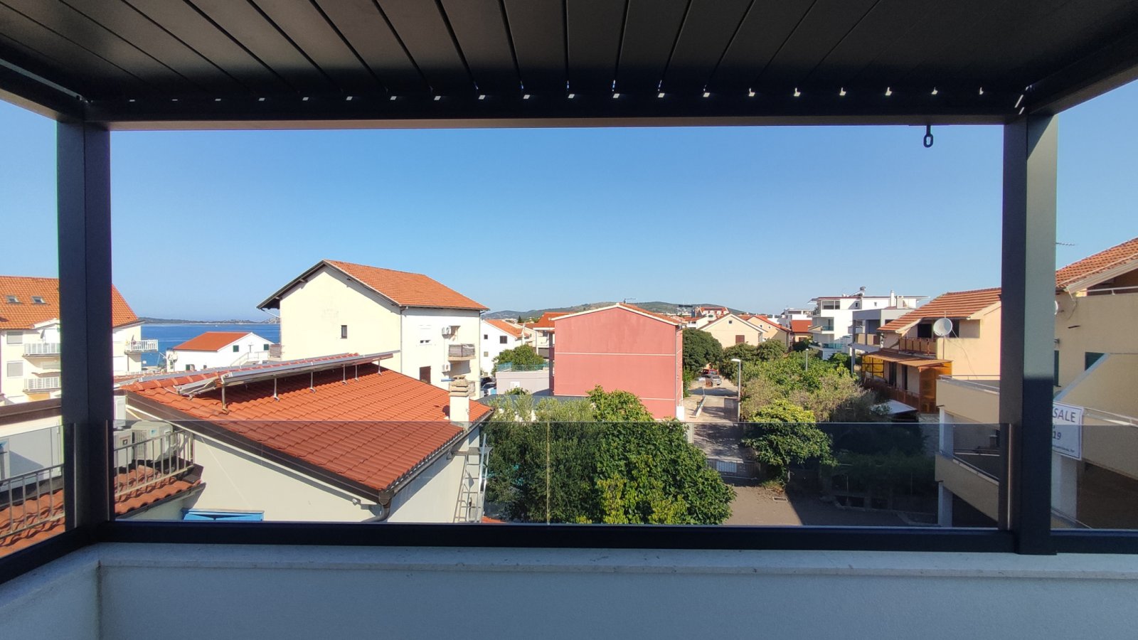 Modernes dreistöckiges Haus mit Meerblick, nur 300 Meter vom Strand entfernt, Vodice, Srima