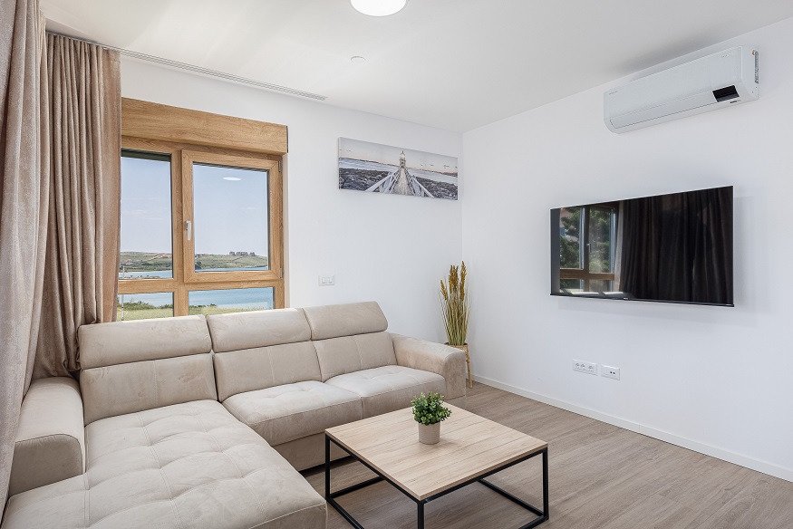 Luxusapartment in erster Reihe zum Meer mit Terrasse, Povljana