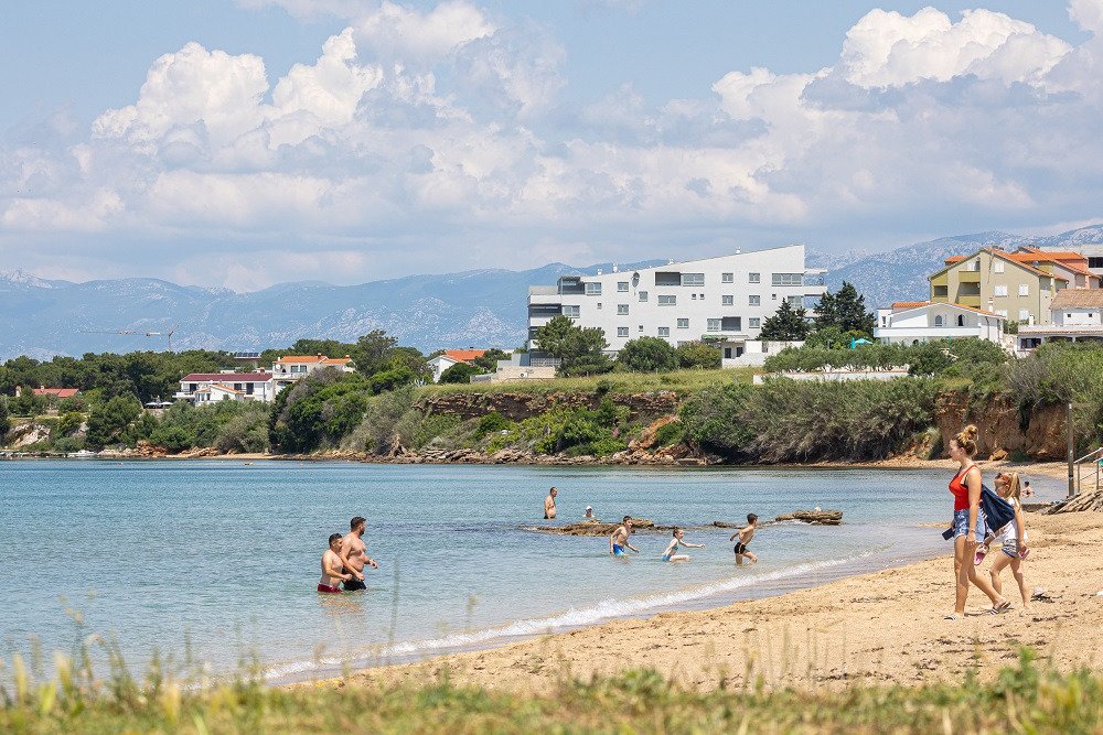 Luxusapartment in erster Reihe zum Meer mit Terrasse, Povljana