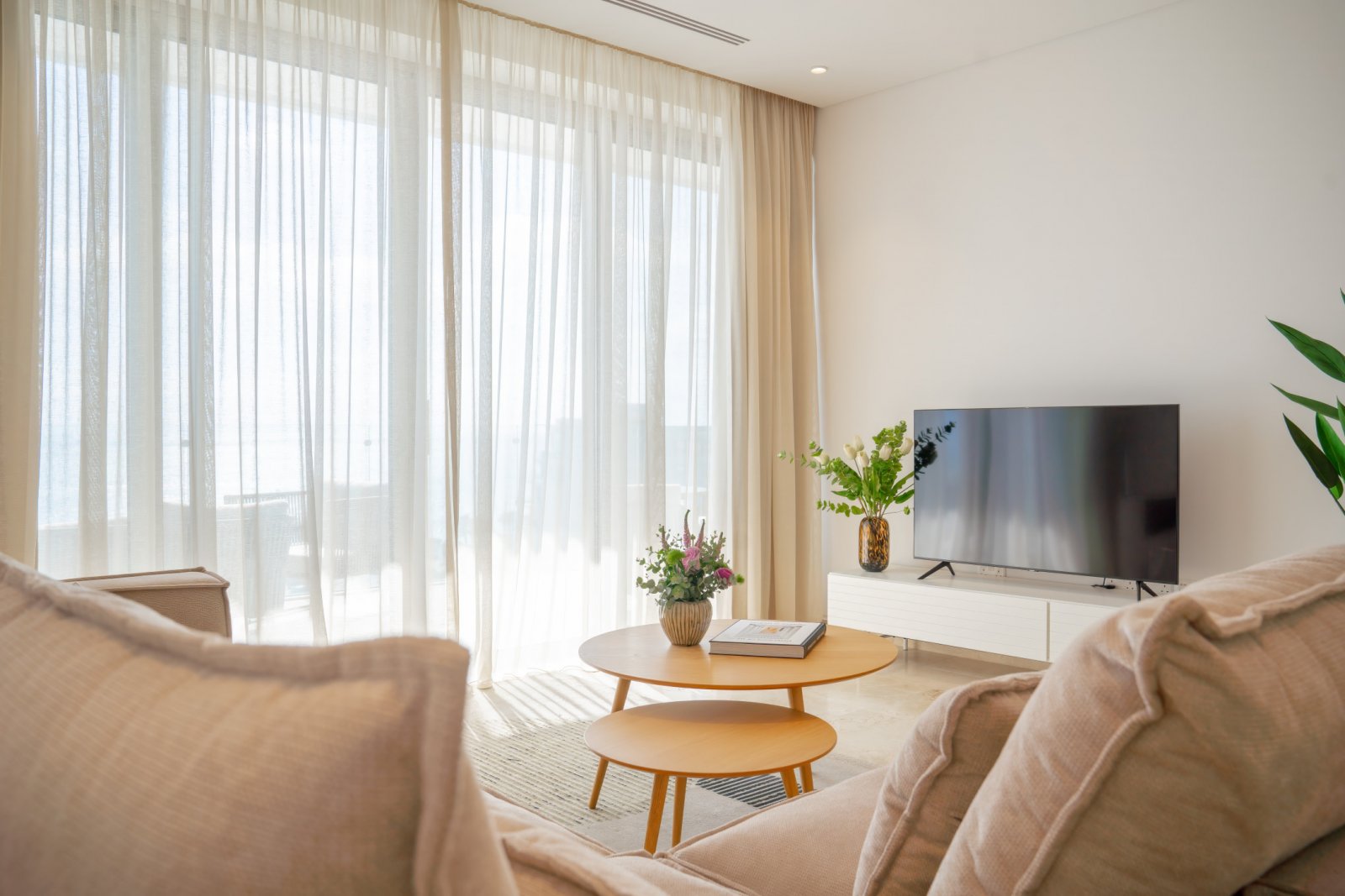 Stilvolles 1+1-Apartment in erster Strandreihe mit großzügiger Terrasse