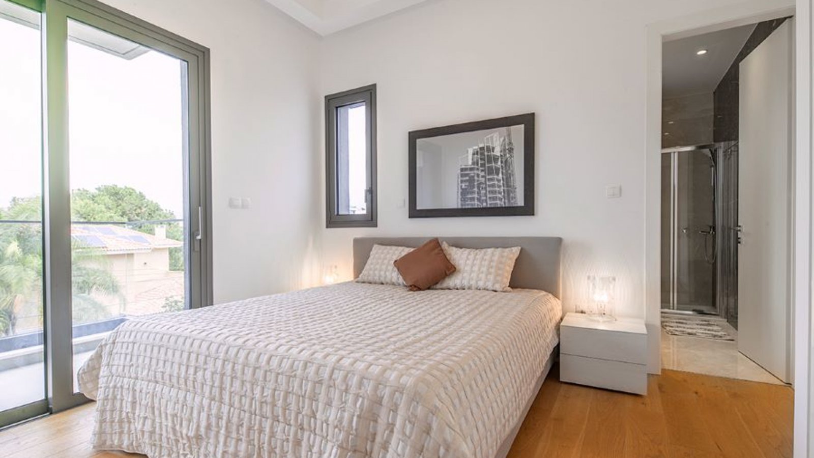 Luxuriöse Drei-Zimmer-Wohnung am Meer und am Dasoudi-Park, Limassol