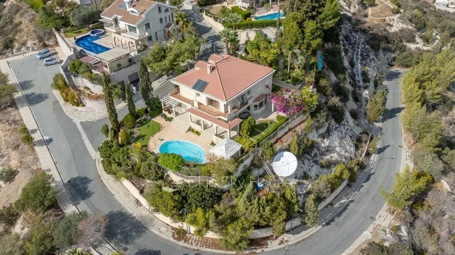 Freistehende Villa in Agios Tychonas, Limassol