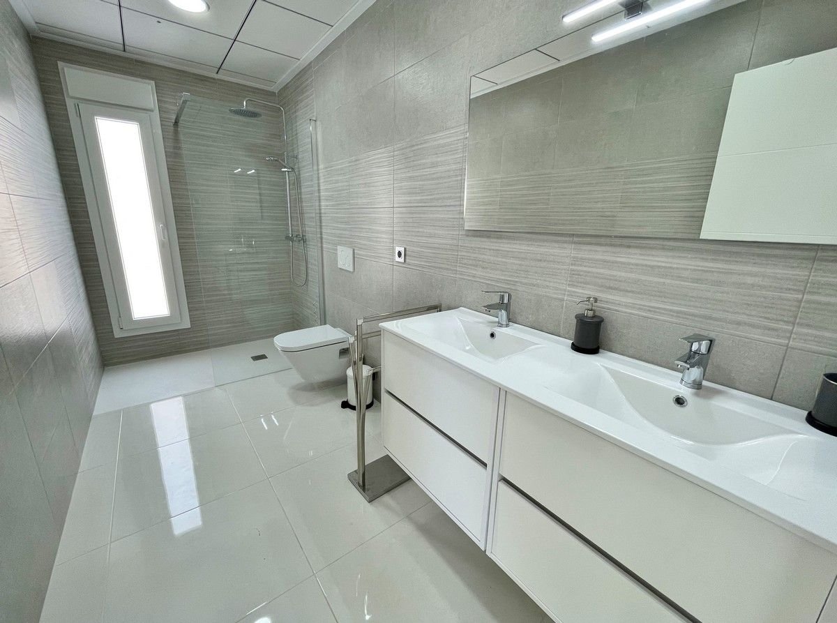 Modernes Haus mit Pool, ruhige Lage in Rafal