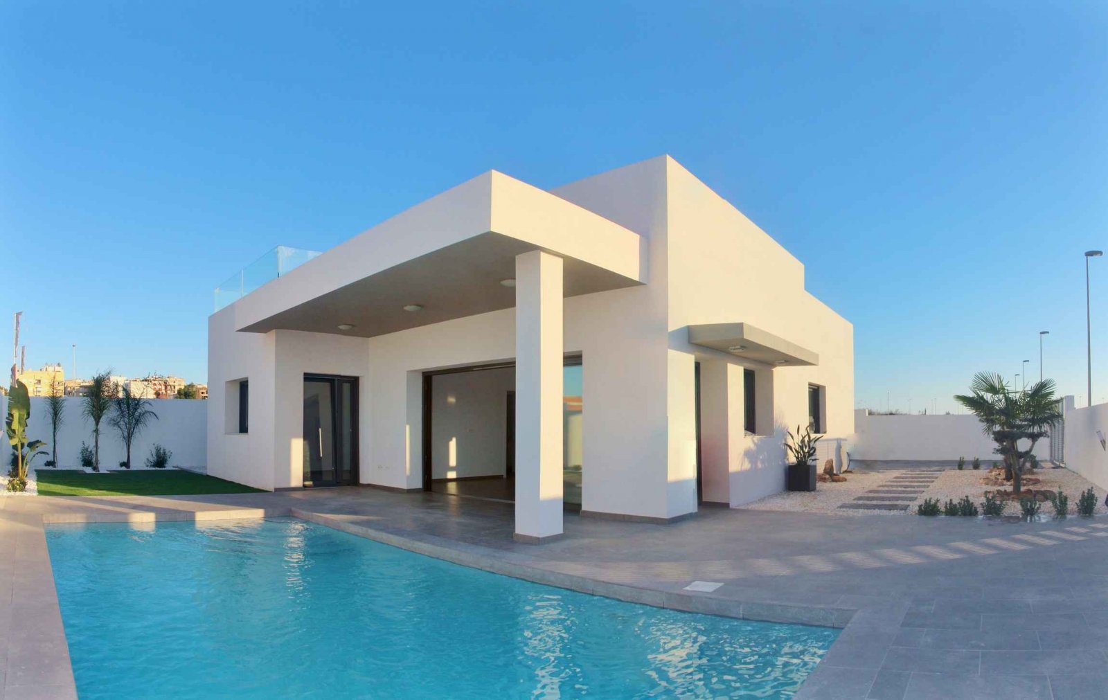 Modernes Haus mit Pool, ruhige Lage in Rafal