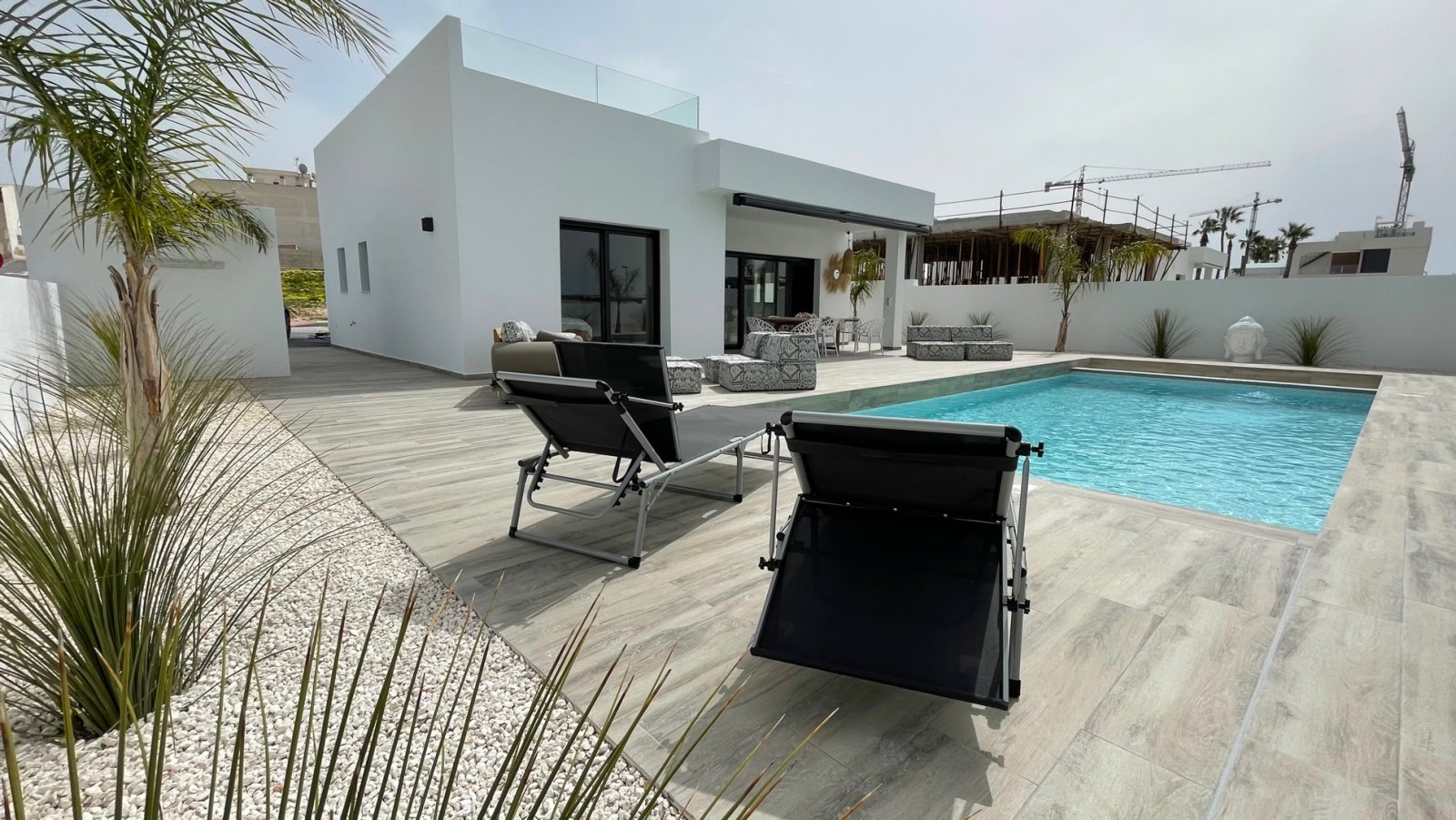 Modernes Haus mit Pool, ruhige Lage in Rafal
