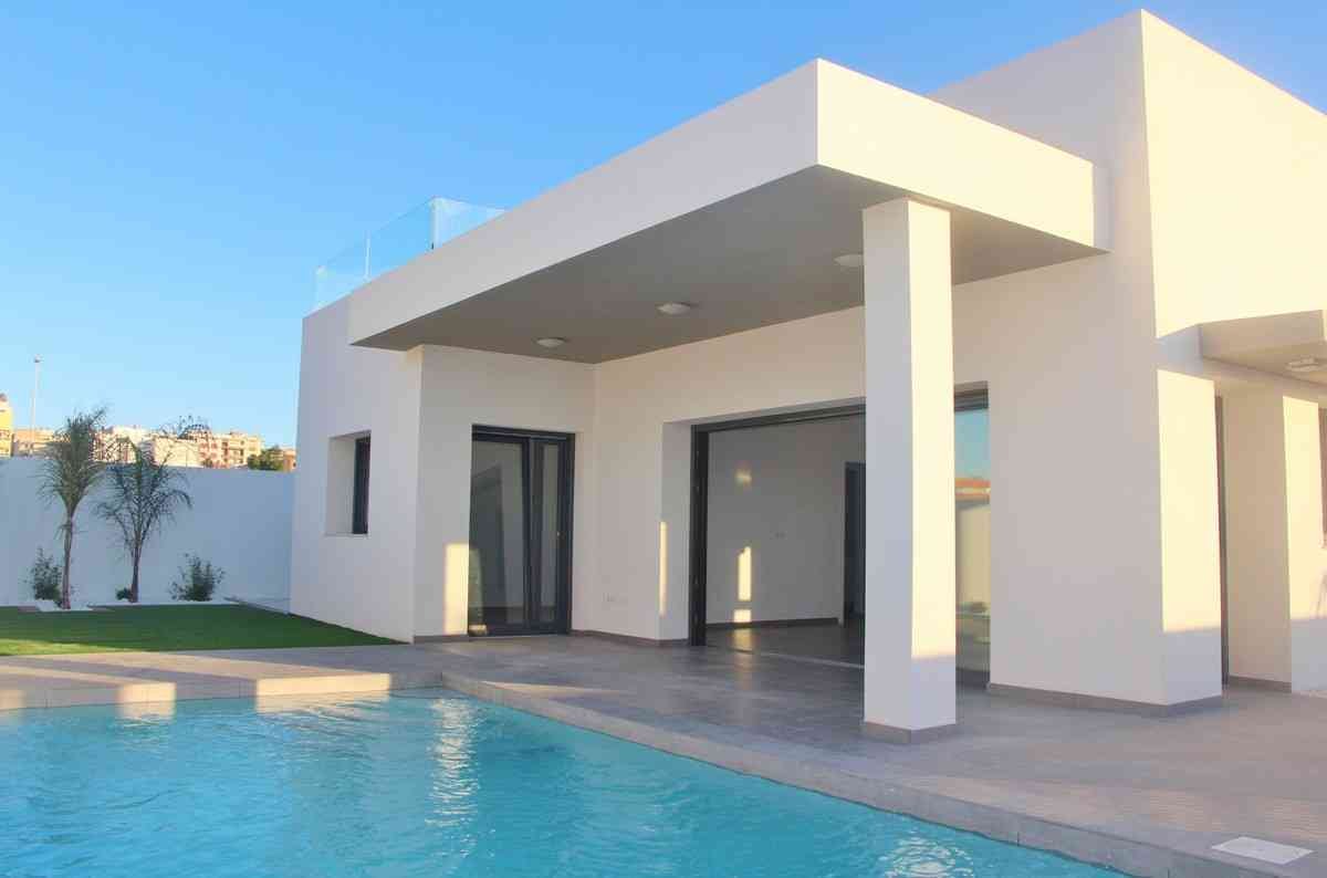 Modernes Haus mit Pool, ruhige Lage in Rafal