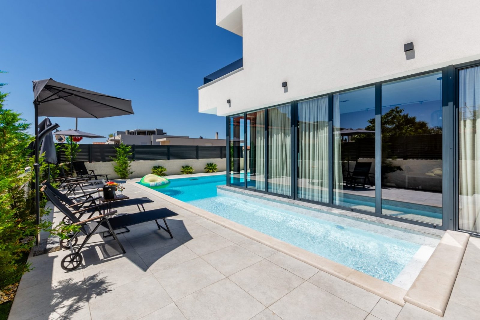 Luxusvilla mit Pool und Meerblick, Vrsi, Kroatien