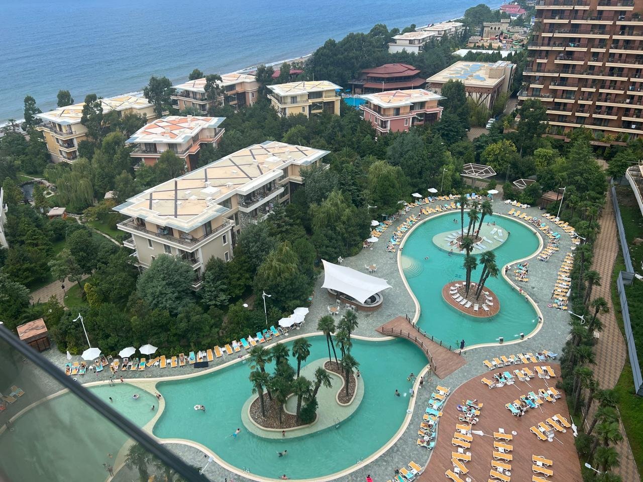 Monolocale in una delle più impressionanti strutture per le vacanze sul mare vicino a Batumi, Georgia – residenza completamente arredata con accesso al privato