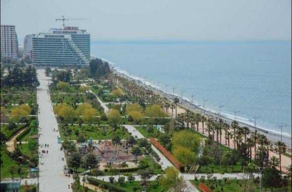 Studio luminoso con vista sul mare e sul parco nel Orbi Beach Tower, Batumi, Georgia – appartamento completamente arredato vicino alla spiaggia