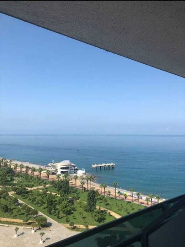 Studio luminoso con vista sul mare e sul parco nel Orbi Beach Tower, Batumi, Georgia – appartamento completamente arredato vicino alla spiaggia