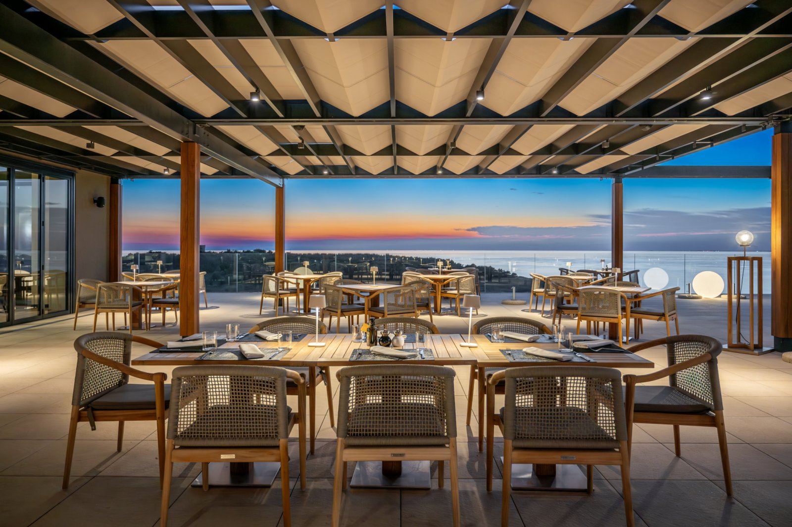 Luxuriöses Apartment mit Terrasse, 200 m vom Meer entfernt, in einem renommierten Ferienort in Savudrija, Kroatien.