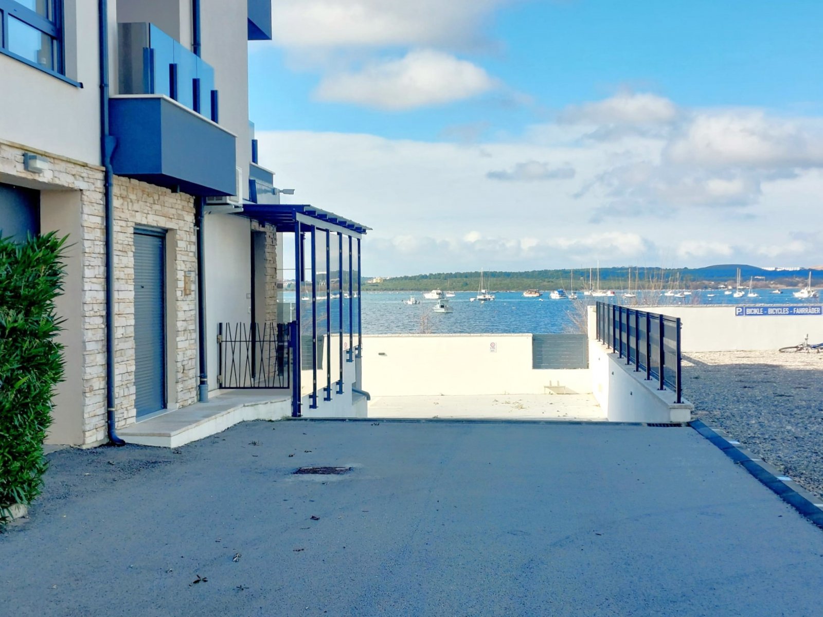 Elegantes Apartment in einer geschlossenen Anlage, 100 m vom Meer entfernt, in der Nähe des Vižula-Parks, Medulin, Kroatien