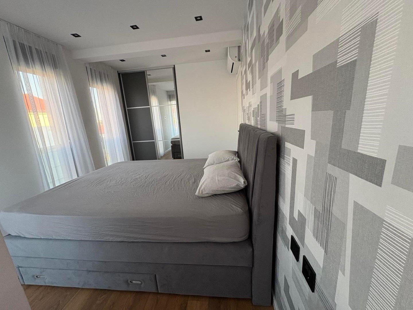 Modernes Haus mit Pool, 280 m vom Meer entfernt, Zaton, Kroatien